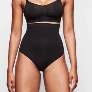 SKIMS High Waisted Bonded Brief Onyx Black M Medium